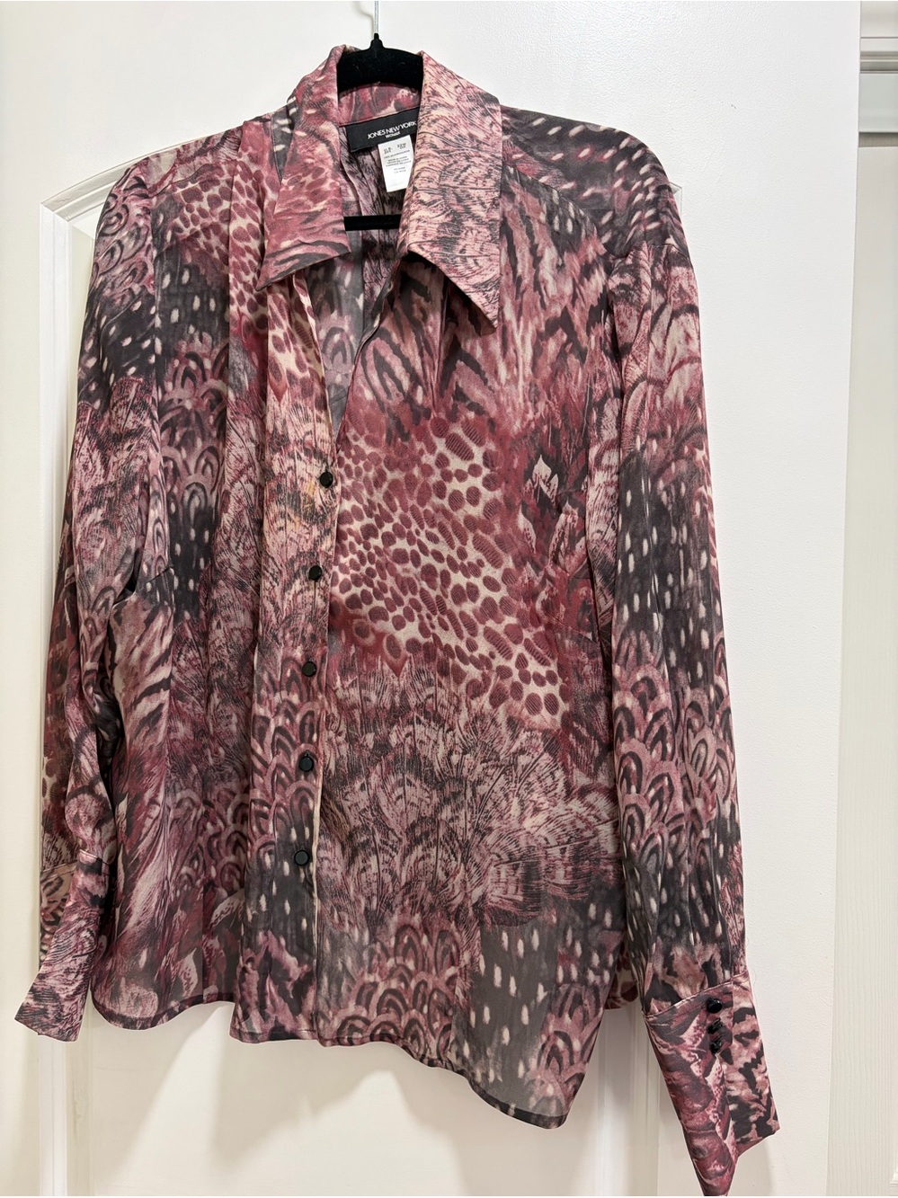 Vintage Jones New York Woman 100% Silk Abstract Animal Print Blouse Shirt
